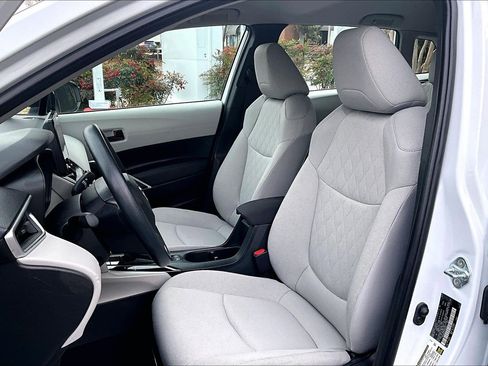 Used 2024 Toyota Corolla Cross L image 22