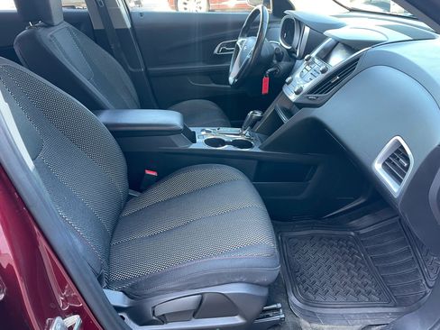 Used 2017 Chevrolet Equinox LT w/ Convenience Package image 19