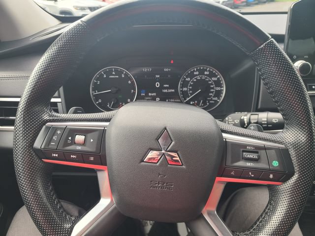 Used 2023 Mitsubishi Outlander SE AWD/4WD image 12
