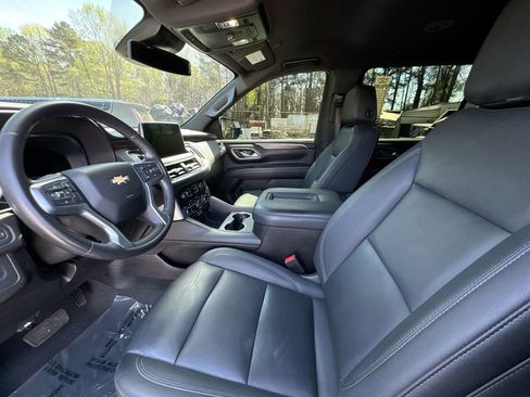 Used 2023 Chevrolet Suburban LT image 13