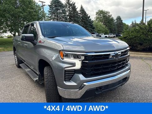 Used 2023 Chevrolet Silverado 1500 LT w/ Z71 Off-Road Package AWD/4WD image 2