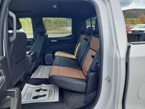 Certified 2023 Chevrolet Silverado 1500 High Country w/ Technology Package AWD/4WD image 29
