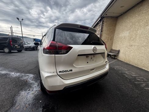 Used 2018 Nissan Rogue SV AWD/4WD image 12