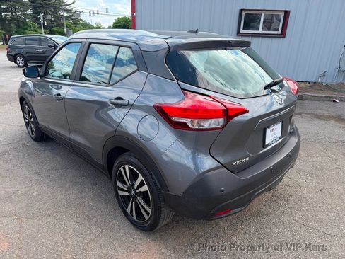 Used 2020 Nissan Kicks SV FWD image 7