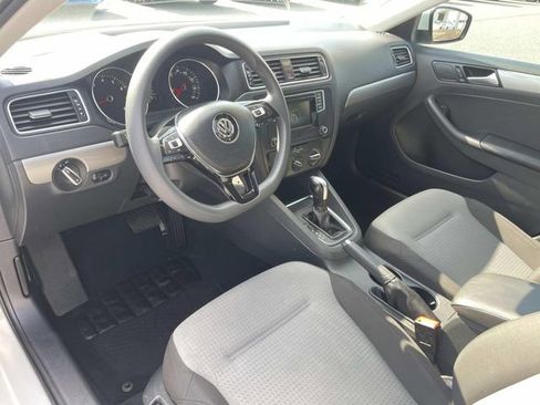 Used 2017 Volkswagen Jetta S image 12