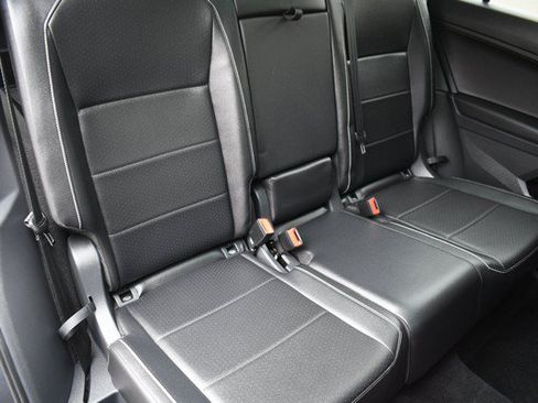 Used 2021 Volkswagen Tiguan SE w/ Panoramic Sunroof Package AWD/4WD image 29
