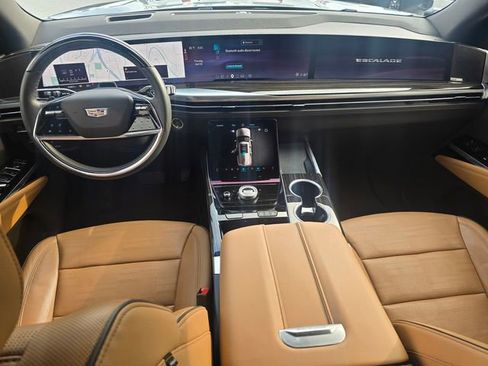 Used 2025 Cadillac Escalade ESV Premium Luxury w/ Touring Package RWD image 17