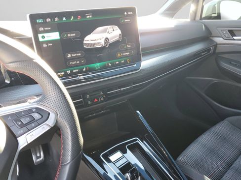 Used 2025 Volkswagen Golf S image 26