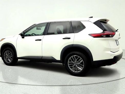 Used 2024 Nissan Rogue S FWD image 7