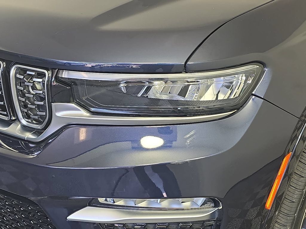 Used 2023 Jeep Grand Cherokee Summit AWD/4WD image 27