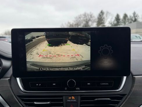 Used 2023 Nissan Altima 2.5 SV w/ SV Premium Package image 33