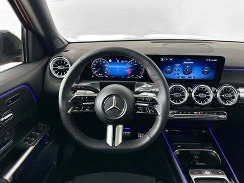 Used 2026 Mercedes-Benz GLB 250 4MATIC image 29