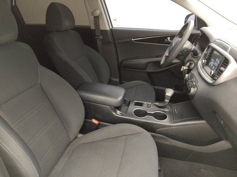 Used 2020 Kia Sorento FWD V6 image 21