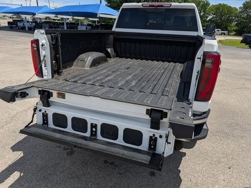 Used 2025 GMC Sierra 2500 SLT w/ SLT Convenience Package AWD/4WD image 27