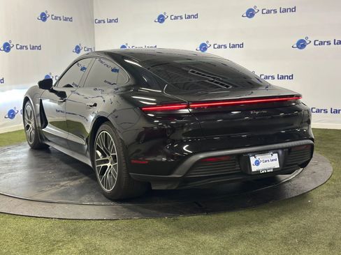 Used 2021 Porsche Taycan image 5