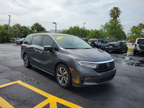 Used 2023 Honda Odyssey Touring image 2