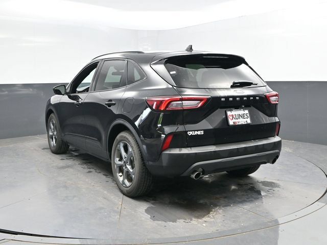 Used 2025 Ford Escape ST-Line FWD image 10