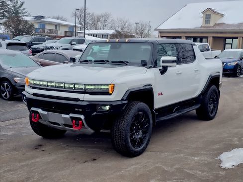 Used 2024 GMC Hummer EV 2X w/ LPO, Illumination Package image 13