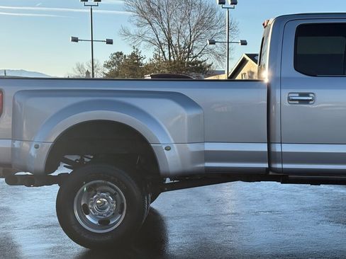 Used 2019 Ford F350 Platinum w/ Platinum Ultimate Package image 9