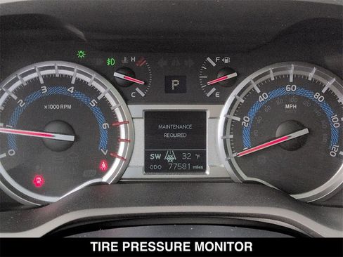 Used 2018 Toyota 4Runner SR5 Premium image 16