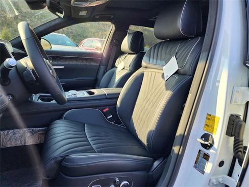 New 2025 Genesis G90 3.5T image 6