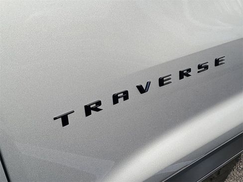 Used 2025 Chevrolet Traverse Z71 w/ Driver Confidence Package image 31