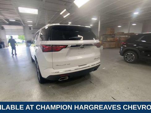 Used 2023 Chevrolet Traverse Premier w/ LPO, Floor Liner Package AWD/4WD image 9
