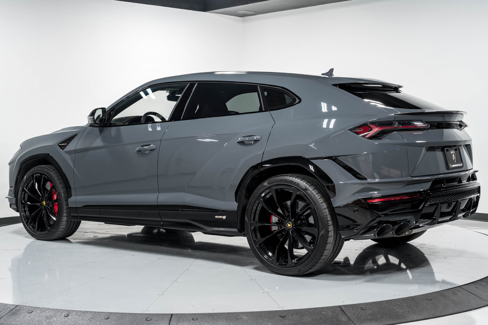 Used 2024 Lamborghini Urus S AWD/4WD image 5