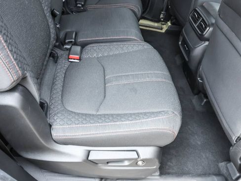Used 2025 Honda Pilot Sport image 34