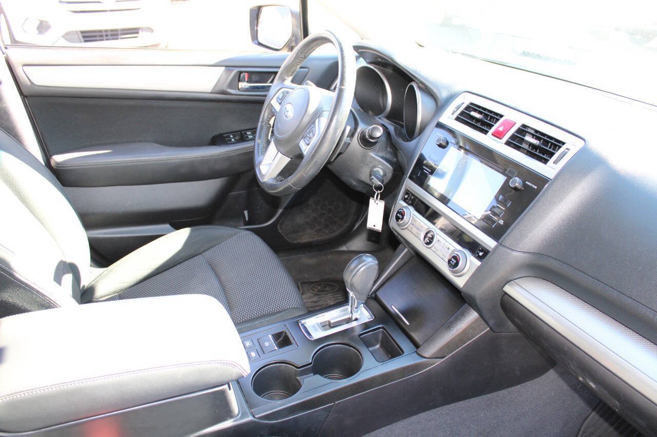 Used 2017 Subaru Outback 2.5i Premium AWD/4WD image 24