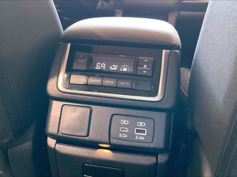 Used 2025 Subaru Ascent Premium AWD/4WD image 16