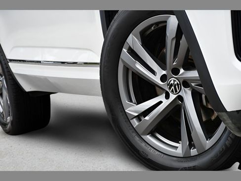 Used 2024 Volkswagen Atlas Cross Sport SEL R-Line AWD/4WD image 10