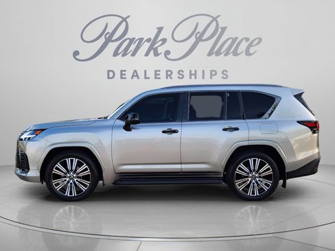 Used 2025 Lexus LX 700h Luxury w/ Appearance Package AWD/4WD image 2