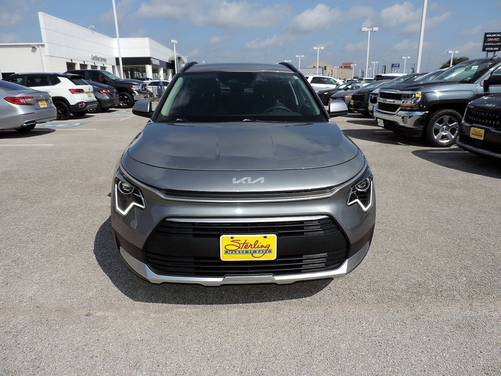 Used 2024 Kia Niro LX FWD image 2