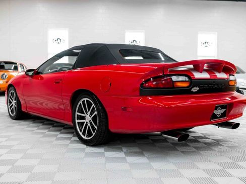 Used 2002 Chevrolet Camaro Z28 w/ SS Performance/Appearance Pkg RWD image 95