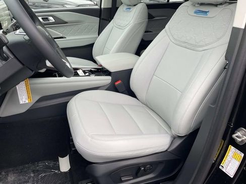 New 2026 Ford Explorer Platinum image 20