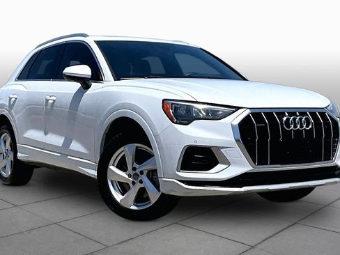 Used 2020 Audi Q3 2.0T Premium w/ Convenience Package AWD/4WD image 3