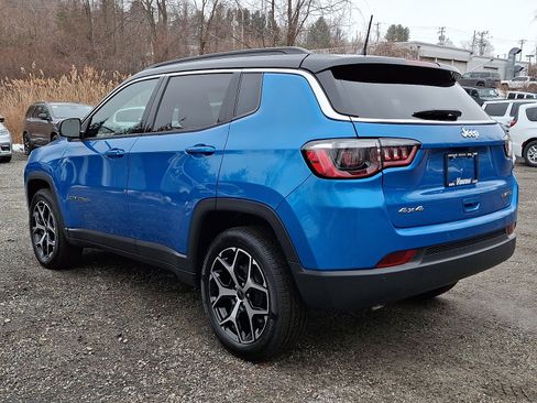 Certified 2025 Jeep Compass Limited image 4