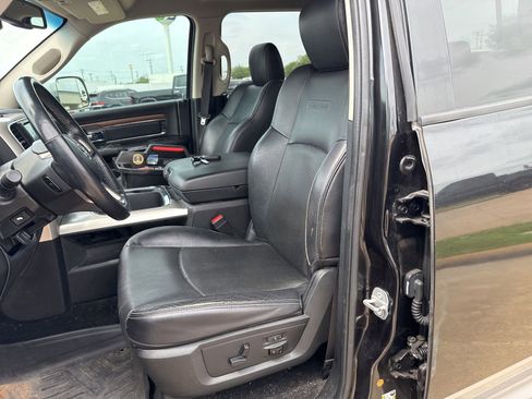 Used 2017 RAM 1500 Laramie w/ Convenience Group image 14