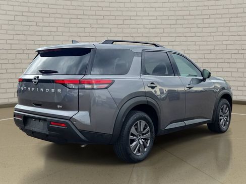 Used 2024 Nissan Pathfinder SV FWD image 5