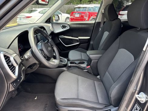 Used 2021 Kia Soul LX FWD image 9