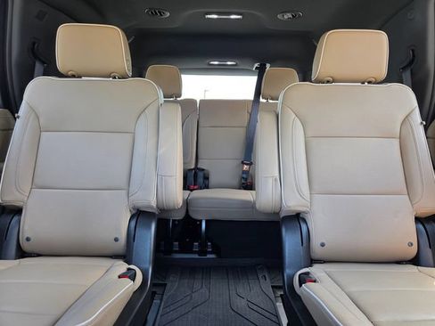 Used 2024 Chevrolet Tahoe Premier RWD image 11