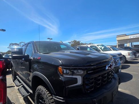 Used 2024 Chevrolet Silverado 1500 ZR2 w/ ZR2 Bison Edition AWD/4WD image 2