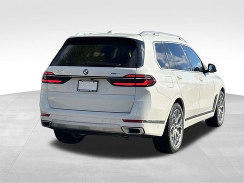 New 2026 BMW X7 xDrive40i w/ Premium Package image 4