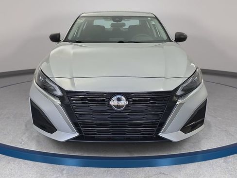 Certified 2024 Nissan Altima 2.5 SV FWD image 2