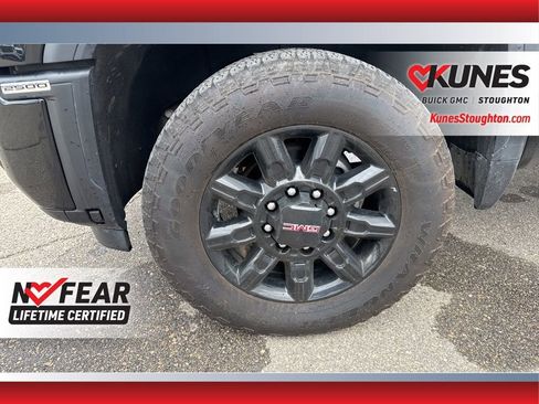 Used 2025 GMC Sierra 2500 AT4 image 20