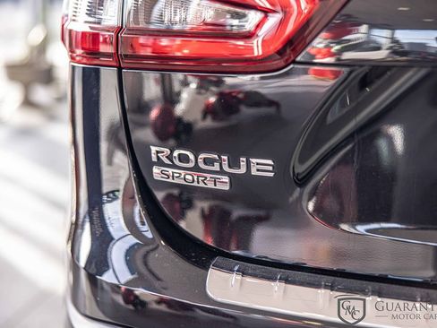 Used 2021 Nissan Rogue Sport SV image 16