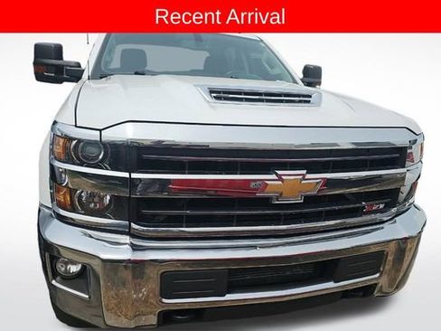 Used 2019 Chevrolet Silverado 2500 LT image 4