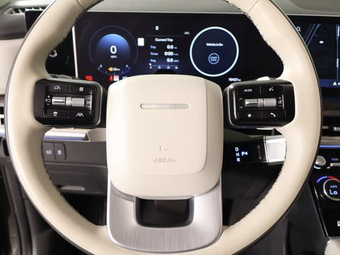 Used 2025 Hyundai Santa Fe Calligraphy FWD image 3