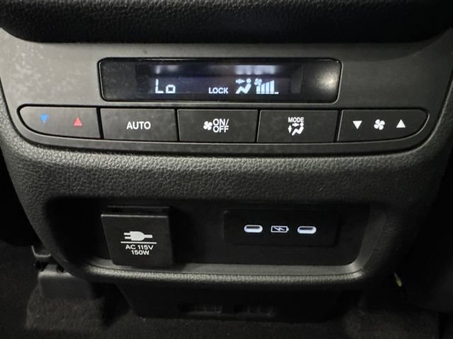 Used 2025 Honda Pilot TrailSport image 28